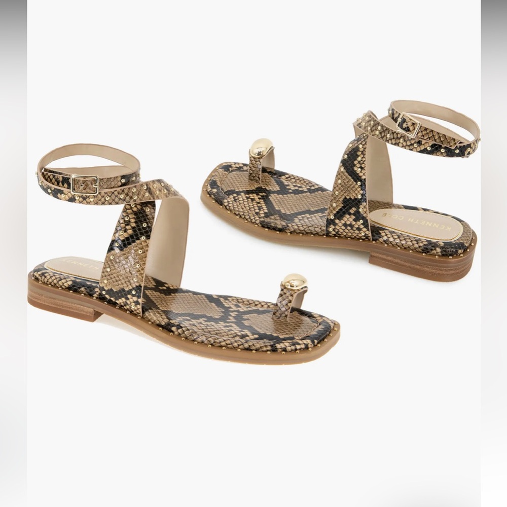 New Kenneth Cole Ravenn Studded Wraparound Ankle Sandal Sz 6.5 in Sand Snake